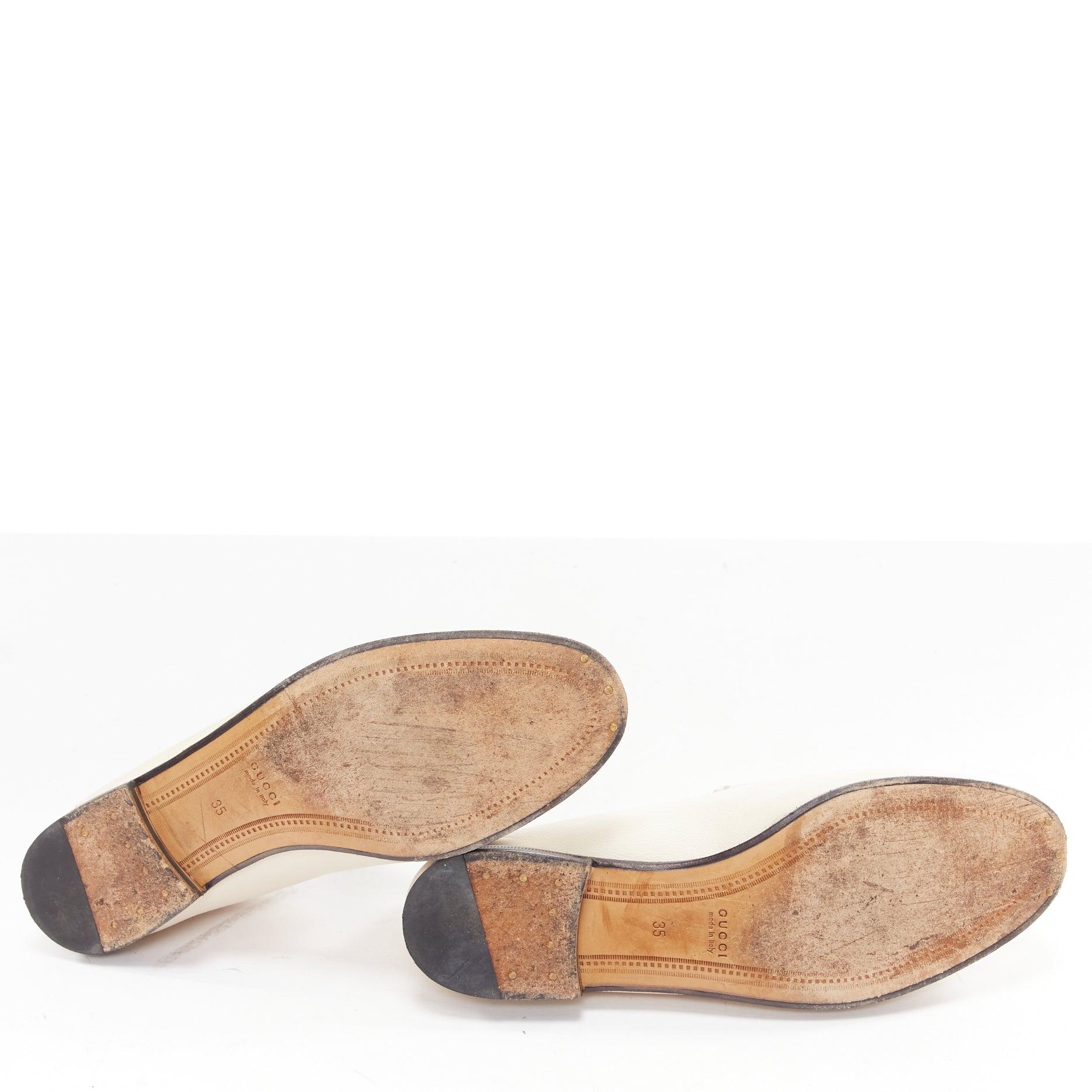 GUCCI Brixton Horsebit Cremefarbene Loafers mit konisch zulaufenden Schnallen und goldenen Schnallen EU35 7