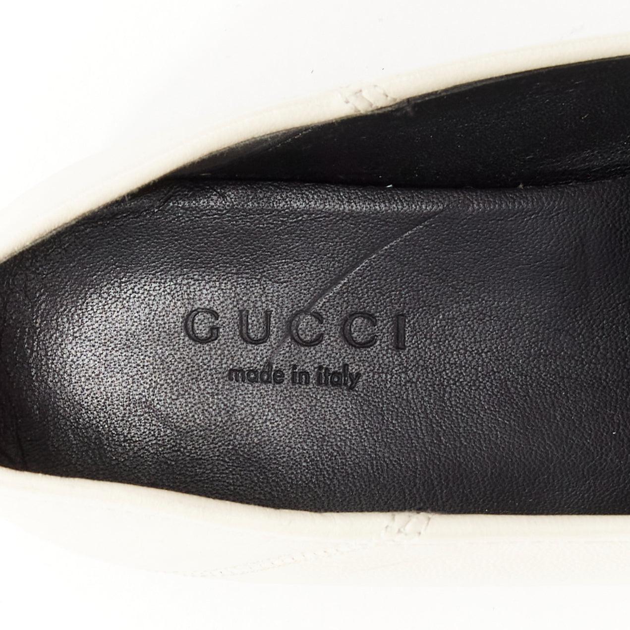 GUCCI Brixton Horsebit Cremefarbene Loafers mit konisch zulaufenden Schnallen und goldenen Schnallen EU35 5