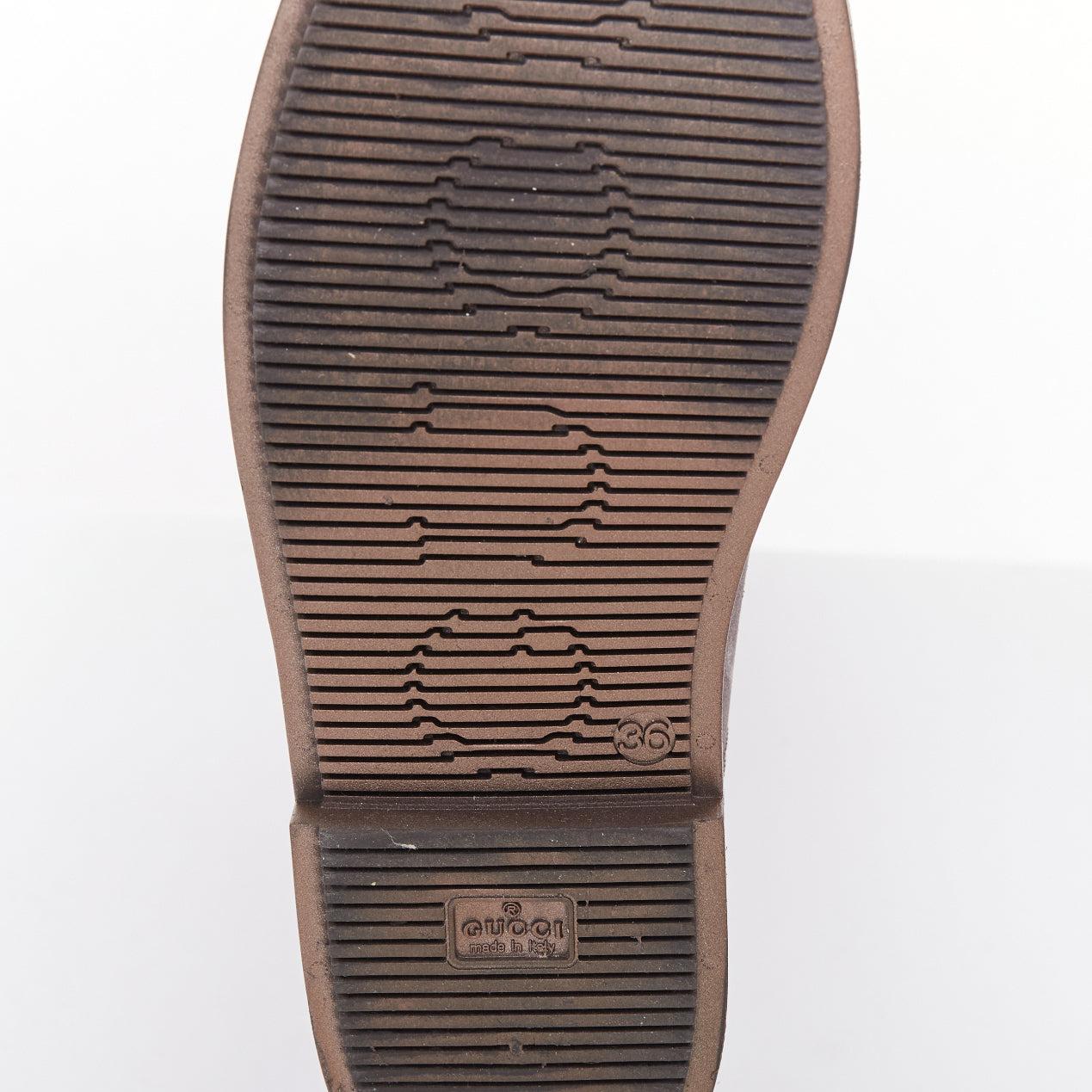 Bottes de pluie hautes et plates en caoutchouc avec logo GG en bronze GG EU36 en vente 4