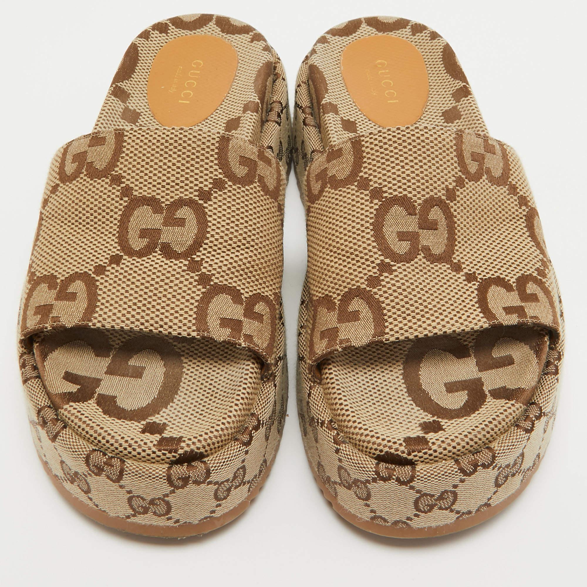 Create effortless styles with these Gucci platform slides. Made of quality materials, they are designed to elevate your OOTD and keep you in comfort all day long.

