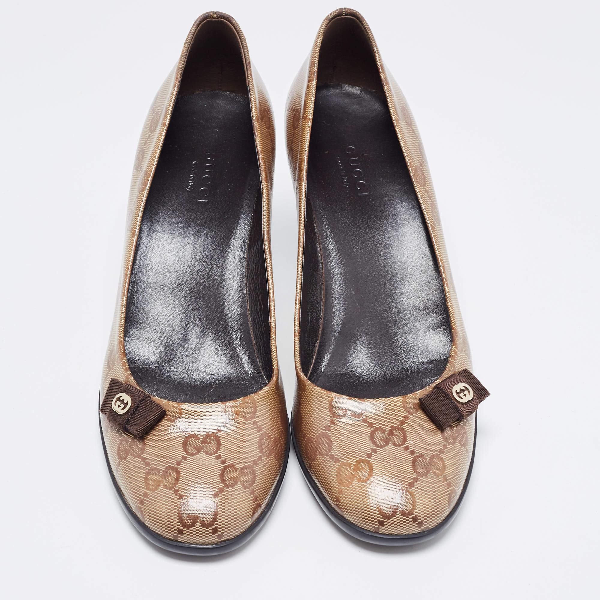 Make a statement with these Gucci pumps for women. Impeccably crafted, these chic heels offer both fashion and comfort, elevating your look with each graceful step.

Includes: Original Dustbag

