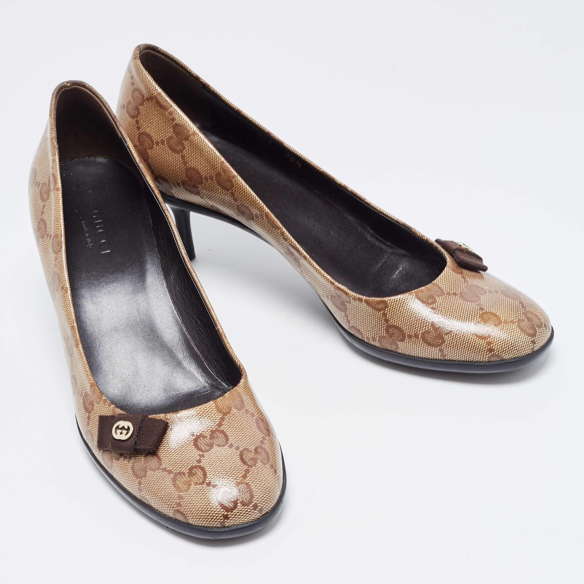 Gucci Brown/Beige GG Crystal Canvas Bow Round Toe Pumps Size 36.5 For Sale 1