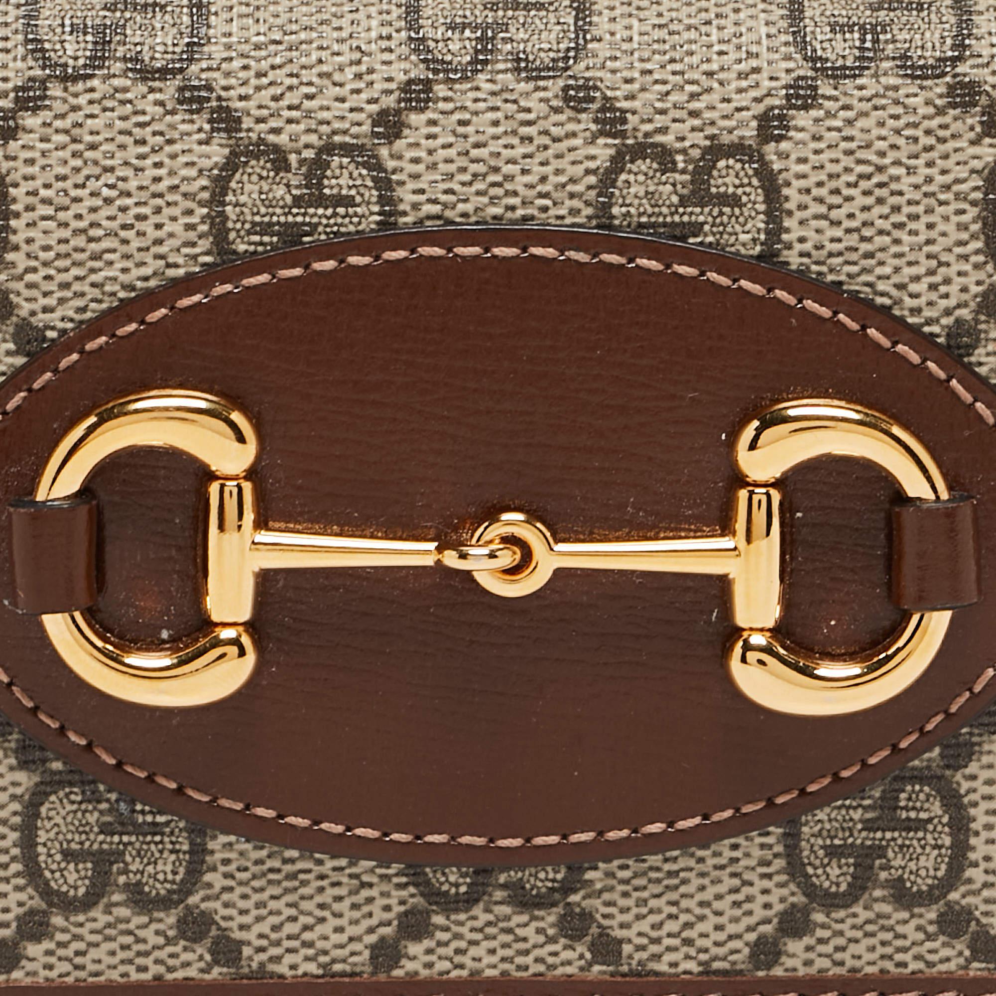 Gucci Brown/Beige GG Supreme Canvas and Leather Horsebit 1955 Flap Card Case In Good Condition In Dubai, Al Qouz 2