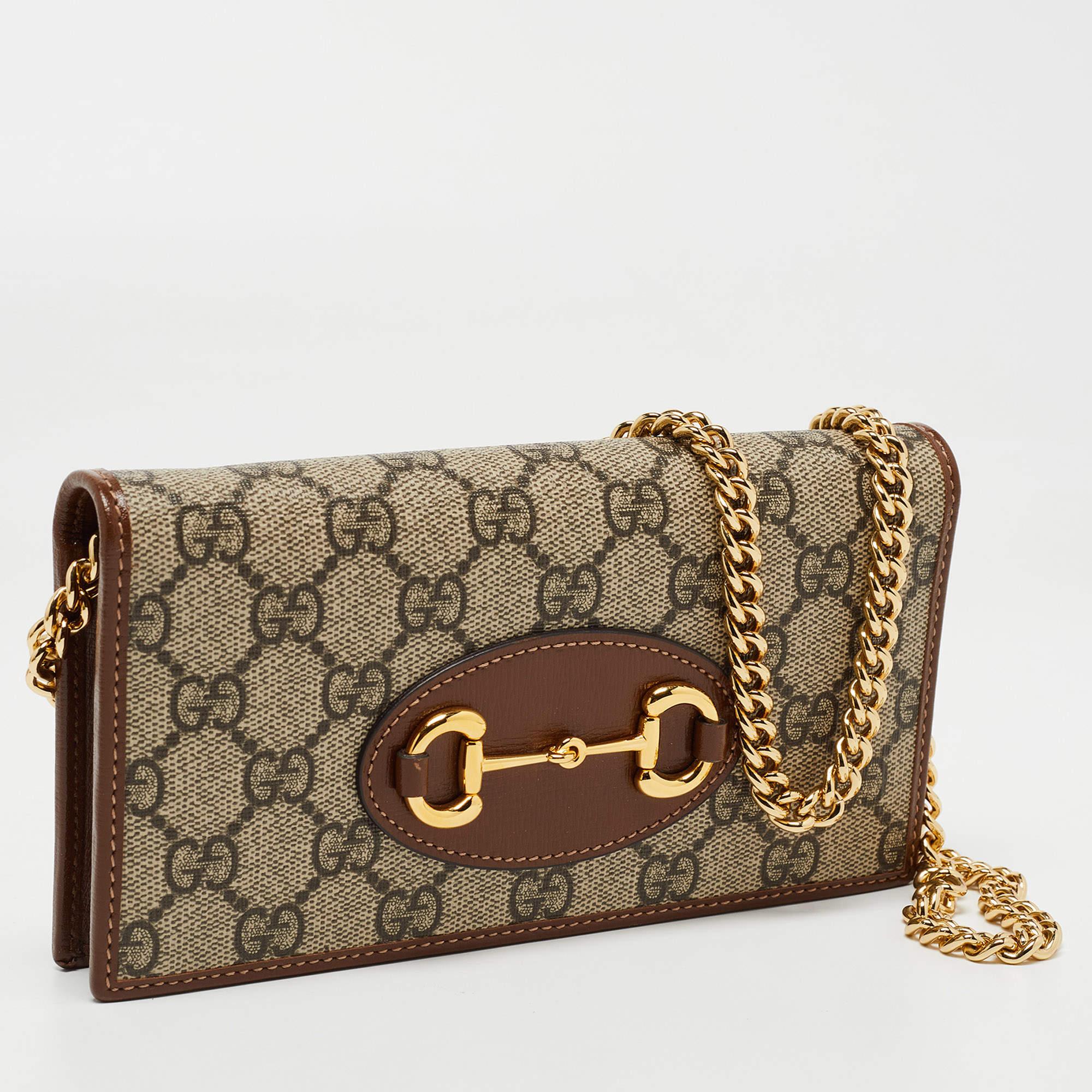 Gucci Brown/Beige GG Supreme Canvas and Leather Horsebit 1955 Wallet on Chain In New Condition In Dubai, Al Qouz 2