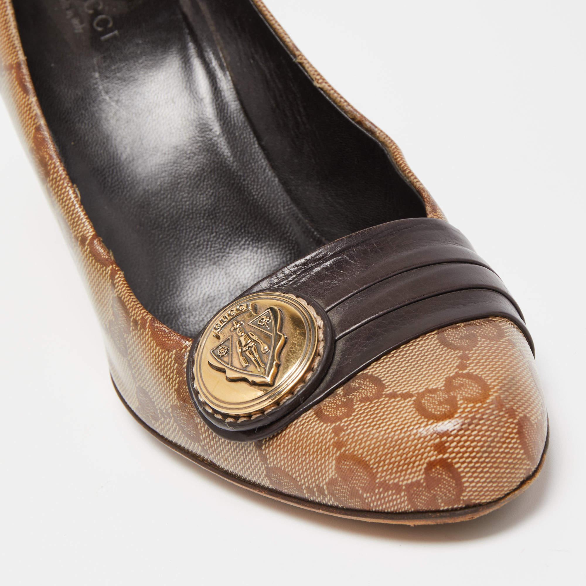 Bombas Gucci Hysteria GG Supreme de lona y piel marrón/beige en Bueno estado para la venta en Dubai, Al Qouz 2