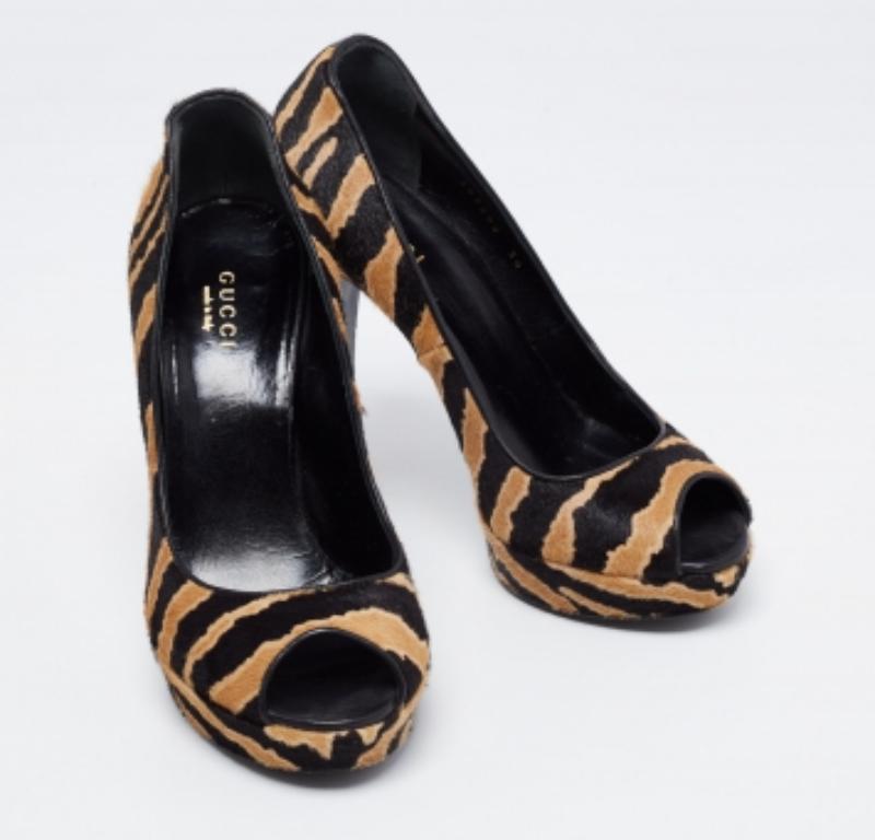 Gucci Brown/Black Calf Hair Betty Open Toe Platform Pump Size 36 For Sale 2