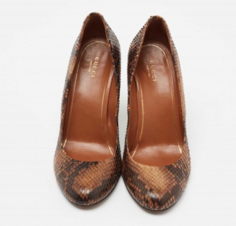 Women's Gucci Brown/Black Python Leather Studded Heel Pumps Size 40 For Sale