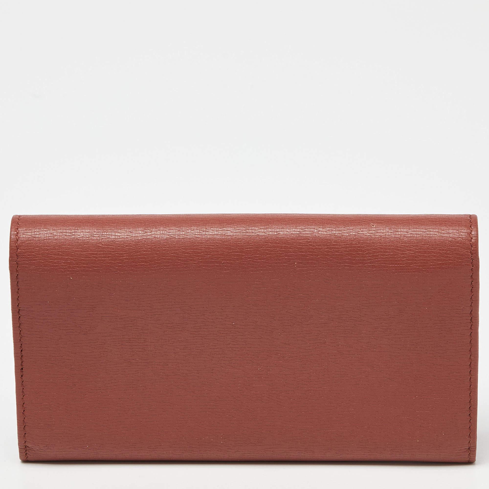 Gucci Brown Brick Leather Interlocking G Continental Wallet In Good Condition For Sale In Dubai, Al Qouz 2