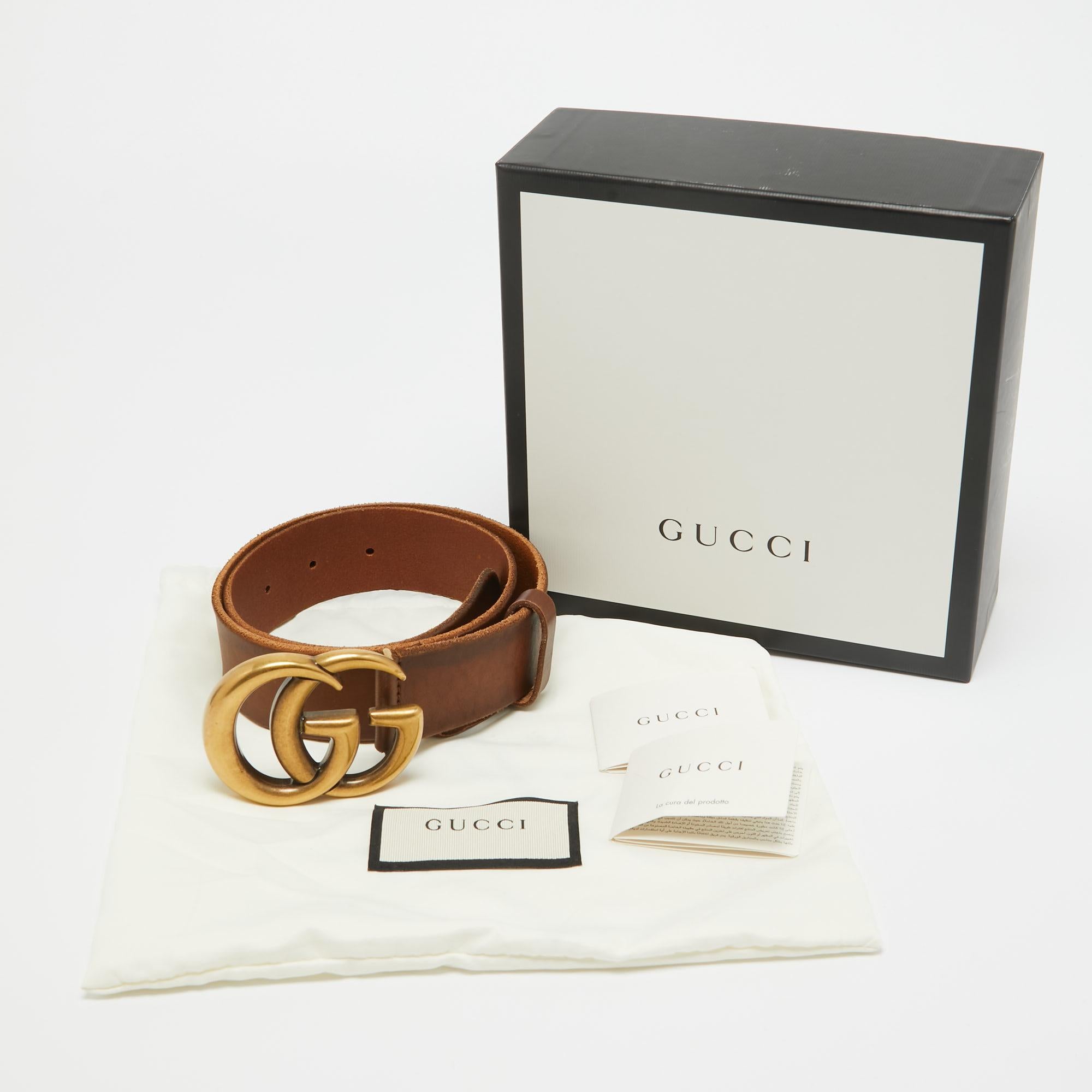 Gucci Brown Brown Faded Leather Double G Buckle Belt 65 CM Pour femmes en vente