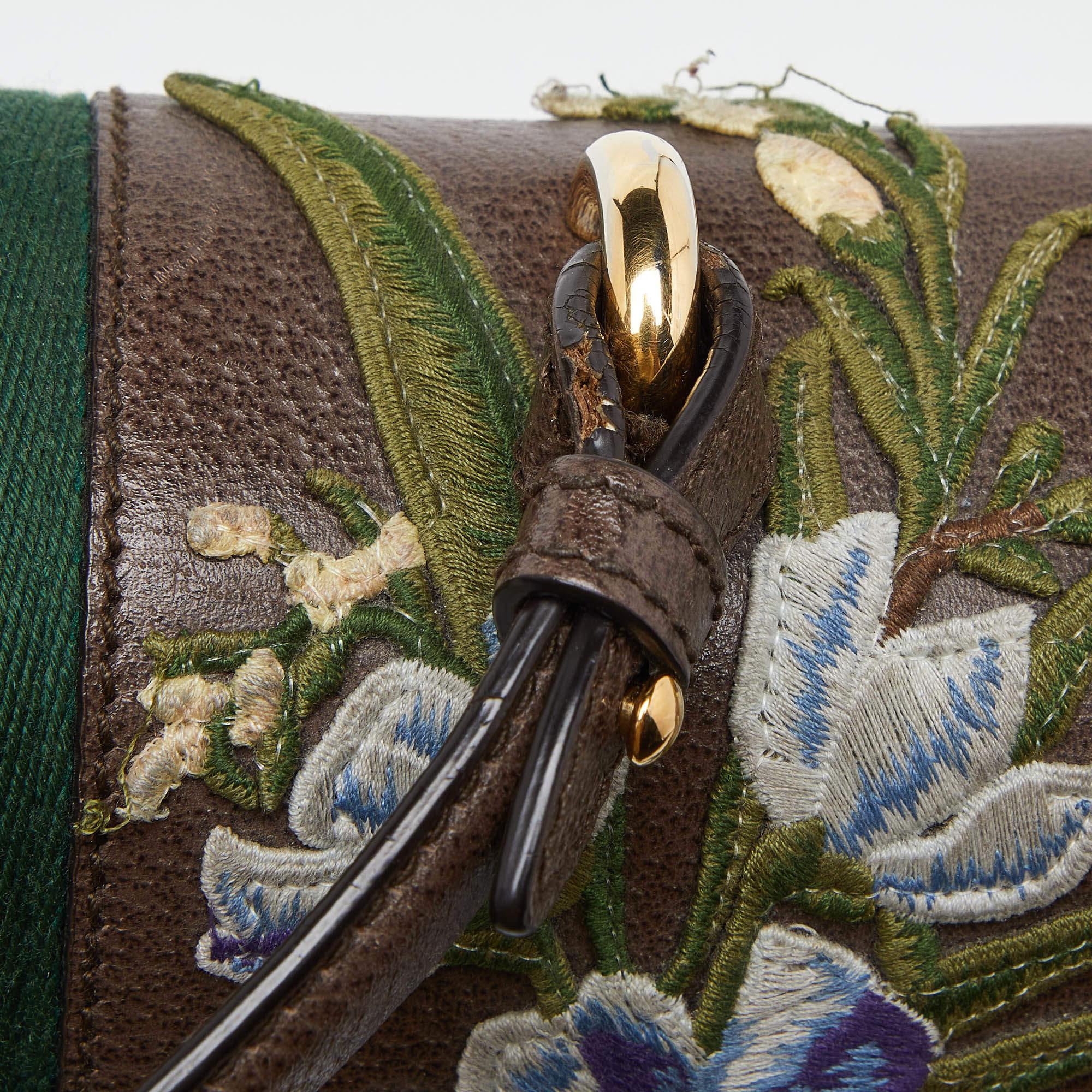 Gucci Borsa Sylvie media in pelle con ricamo floreale marrone a manico alto in vendita 3