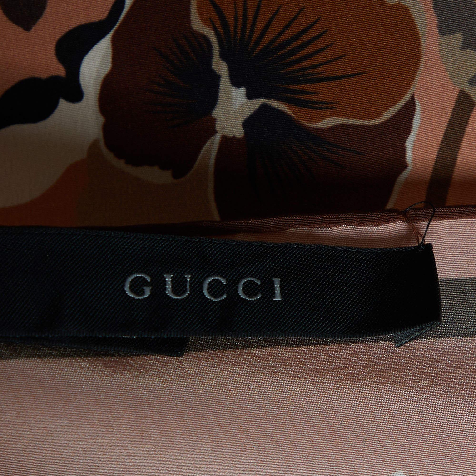 Gucci Brown Floral Printed Silk Square Scarf In Excellent Condition For Sale In Dubai, Al Qouz 2