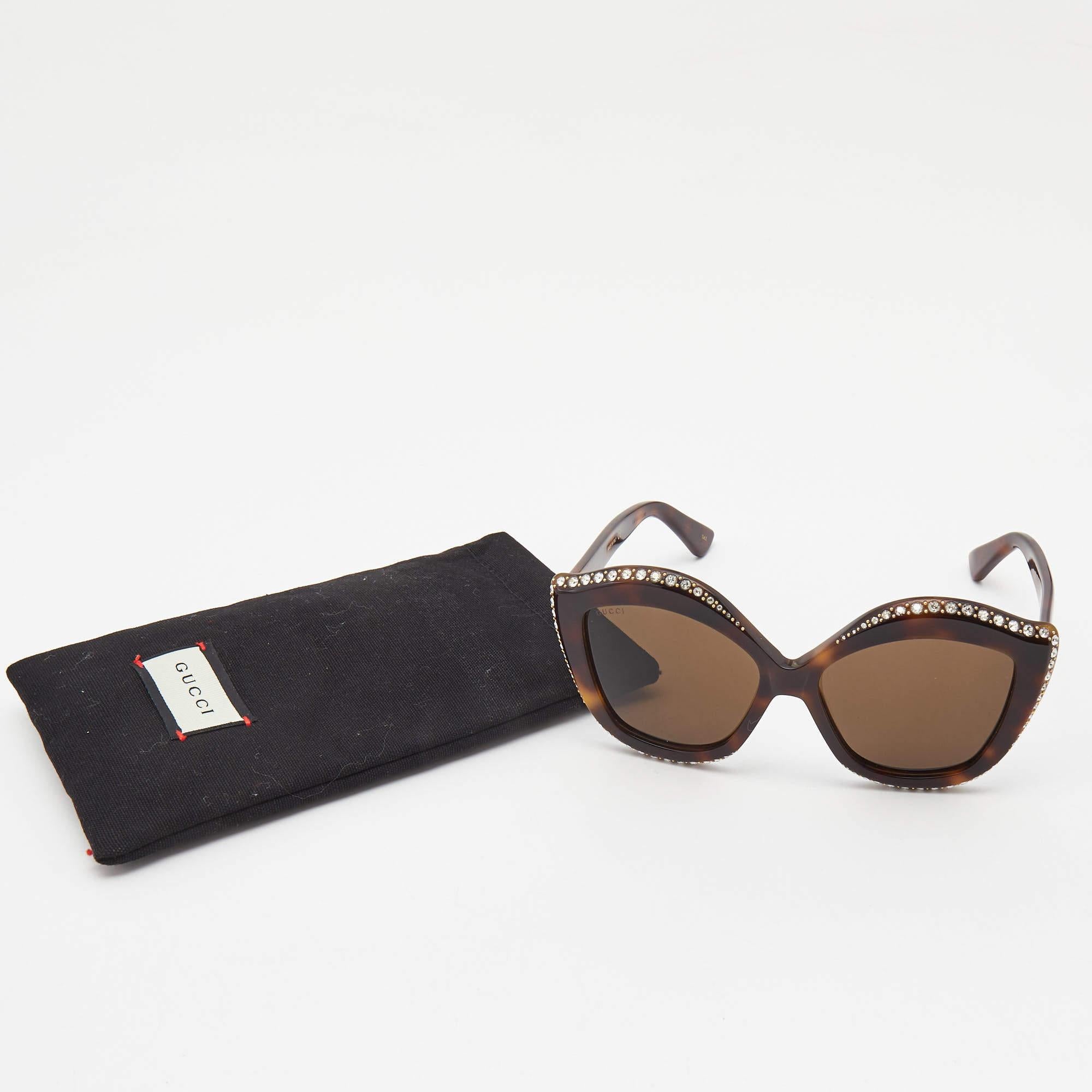 Gucci Brown Gradient GG 0118S Crystals Embellished Cat Eye Sunglasses Pour femmes en vente