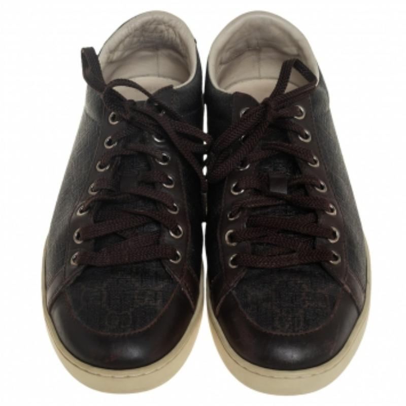 Gucci Brown Guccissima Coated Canvas and Leather Low Top Sneakers Size 39 In Fair Condition For Sale In Dubai, Al Qouz 2