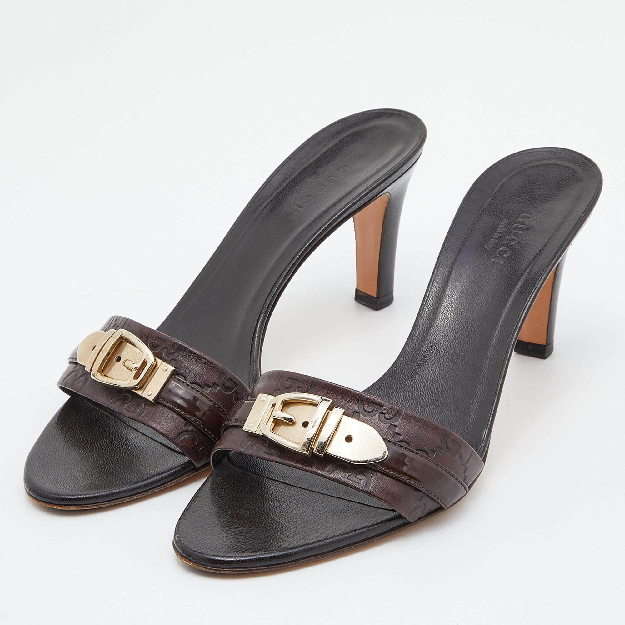 Gucci Brown Guccissima Leather Buckle Detail Slide Sandals Size 37 In Good Condition For Sale In Dubai, Al Qouz 2