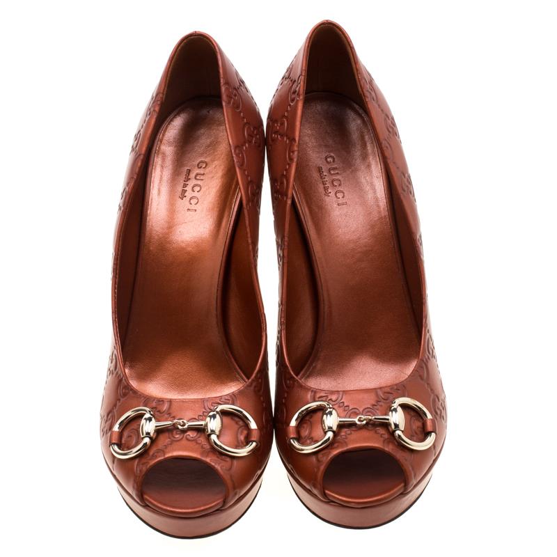 Gucci Brown Guccissima Leather Horsebit Peep Toe Platform Pumps Size Size 40.5 In Good Condition In Dubai, Al Qouz 2