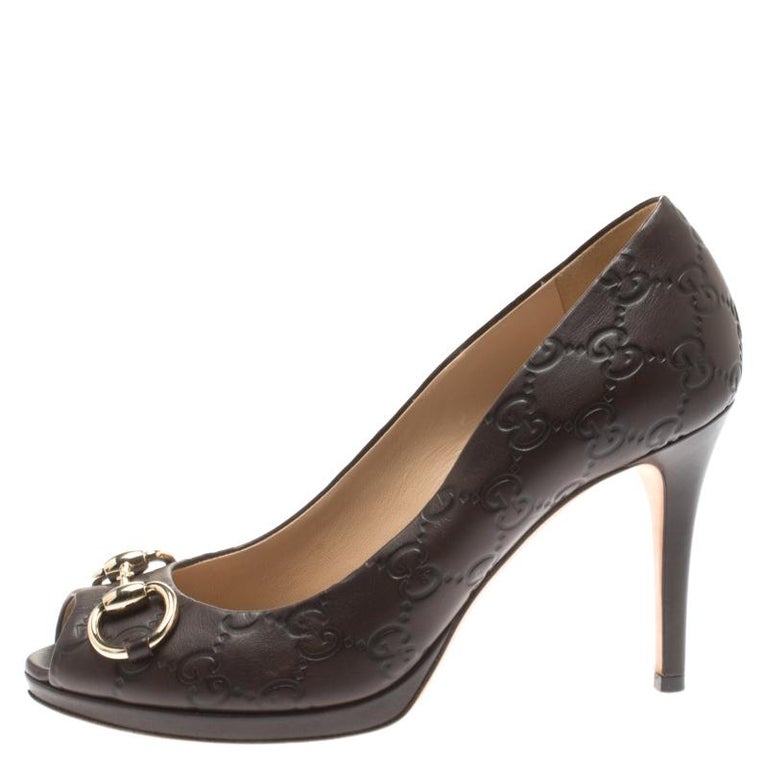 Gucci Brown Guccissima Leather New Hollywood Horsebit Peep Toe Pumps Size 37 For Sale at 1stDibs