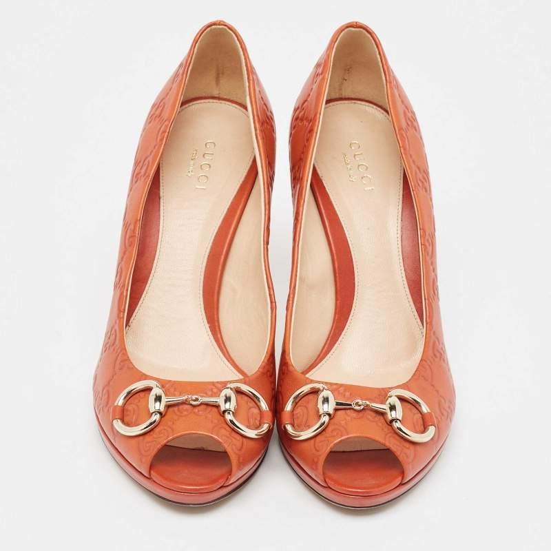 Gucci Marrón Guccissima Cuero Punta Abierta Bombas Tamaño 37.5 en Bueno estado para la venta en Dubai, Al Qouz 2