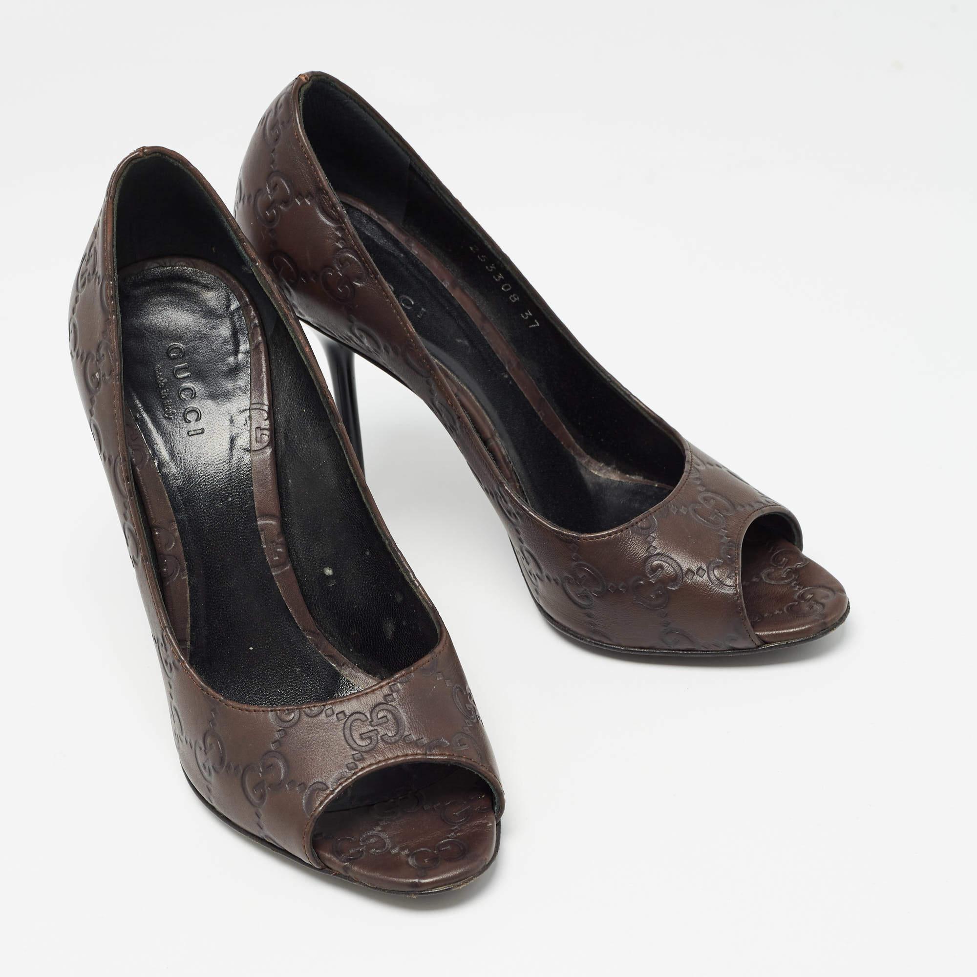Gucci Brown Guccissima Leather Peep Toe Pumps Size 37 In Good Condition In Dubai, Al Qouz 2