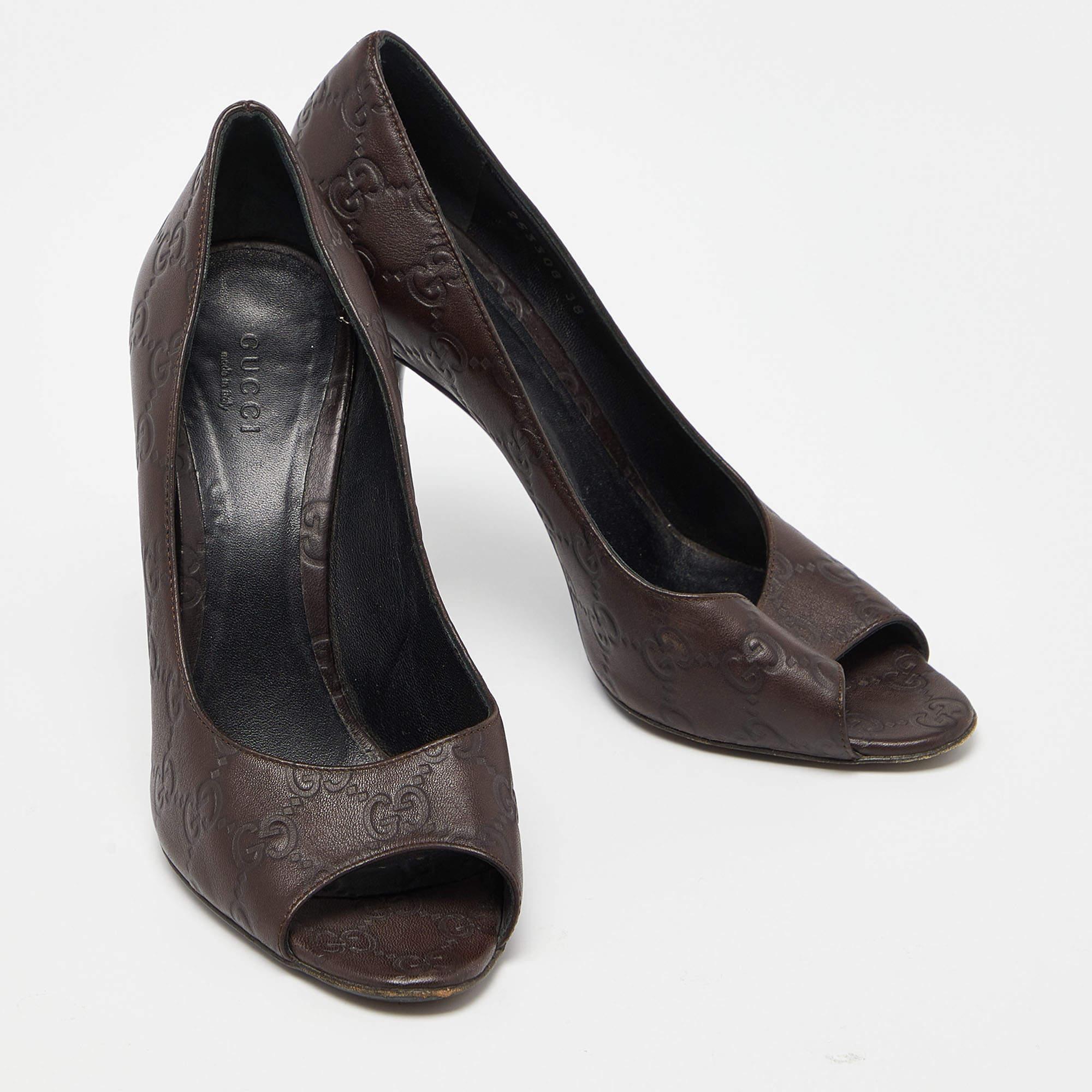 Women's Gucci Brown Guccissima Leather Peep Toe Pumps Size 38 For Sale