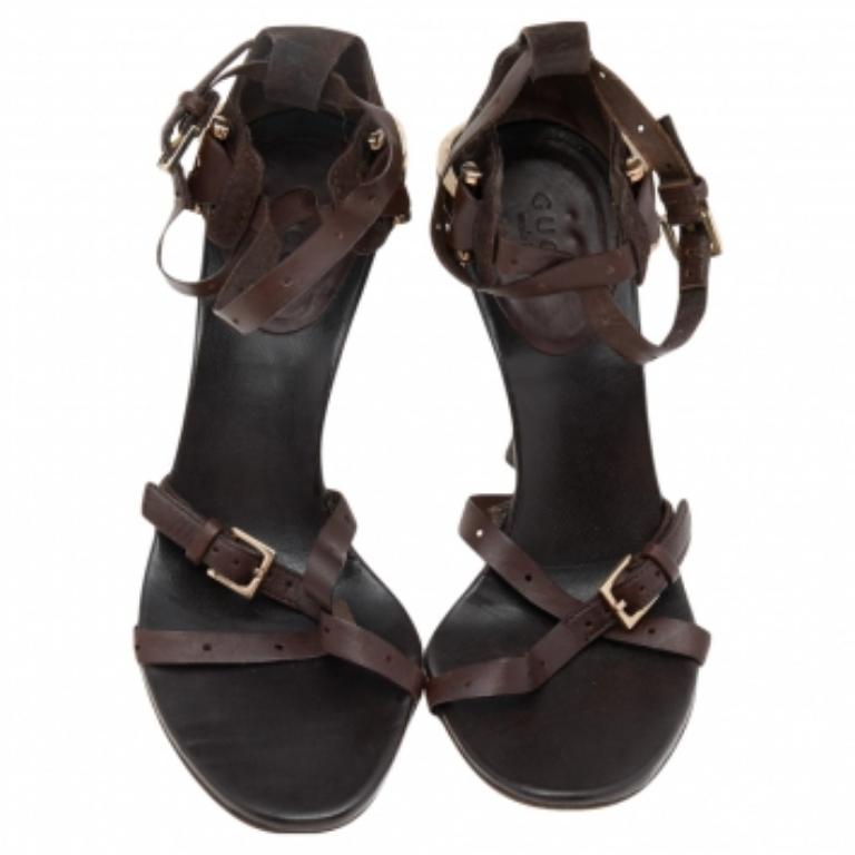Gucci Brown Guccissima Suede and Leather Ankle Strap Sandals Size 34 État moyen - En vente à Dubai, Al Qouz 2