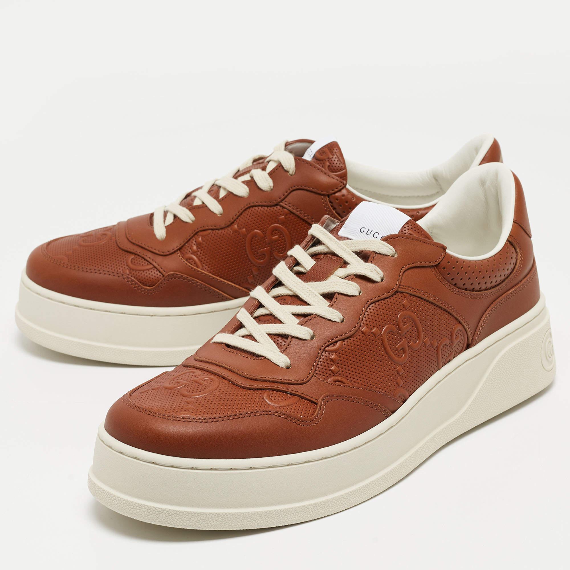 Gucci Brown Jumbo GG Embossed Leather Low Top Sneakers Size 45 In Excellent Condition In Dubai, Al Qouz 2