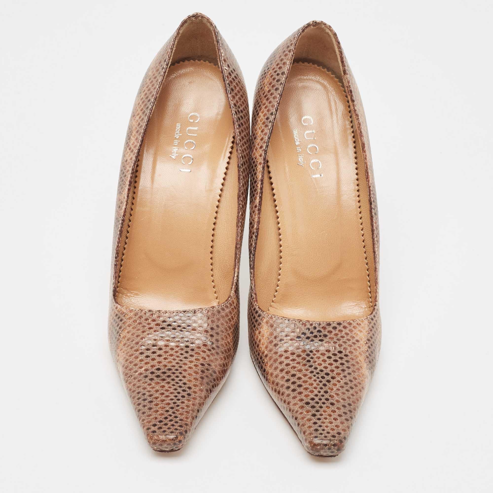 Gucci Brown Karung Leather Square Toe Pumps Size 38 In Good Condition For Sale In Dubai, Al Qouz 2