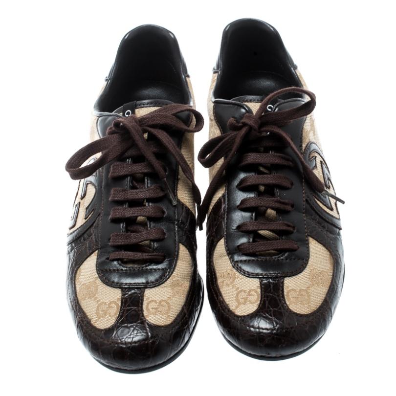 Indulge in luxe comfort with these awesome Royal Sport interlocking GG sneakers from the house of Gucci. Featuring lace-ups, they are crafted from leather and Guccissima canvas. The perfect addition to a multitude of casual outfits and athleisure