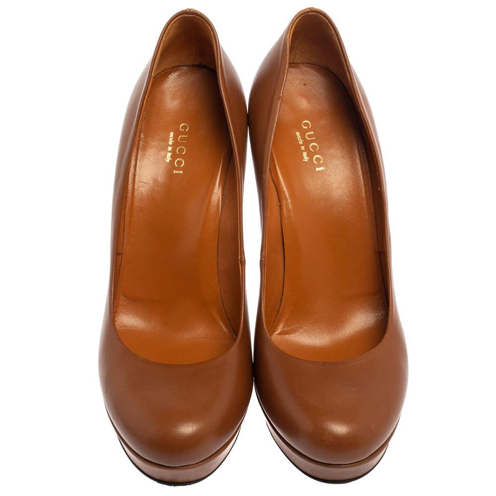 Gucci Brown Leather Betty Platform Pumps Size 37.5 In Fair Condition In Dubai, Al Qouz 2