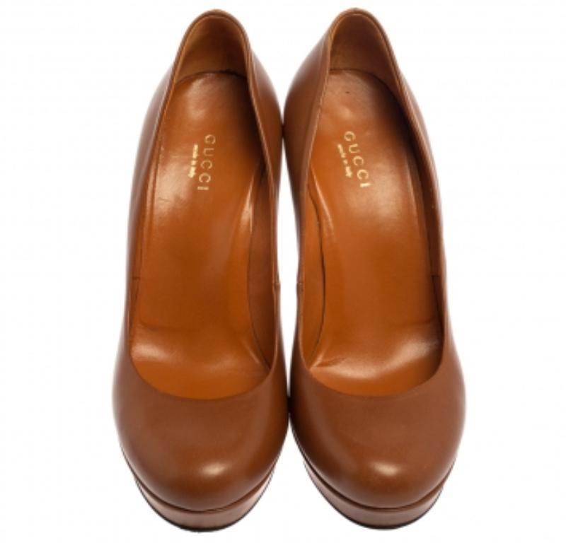 Gucci Brown Leather Betty Platform Pumps Size 37.5 In Good Condition For Sale In Dubai, Al Qouz 2