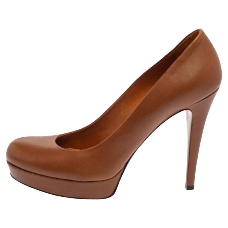 Gucci Brown Leather Betty Platform Pumps Size 37.5 For Sale