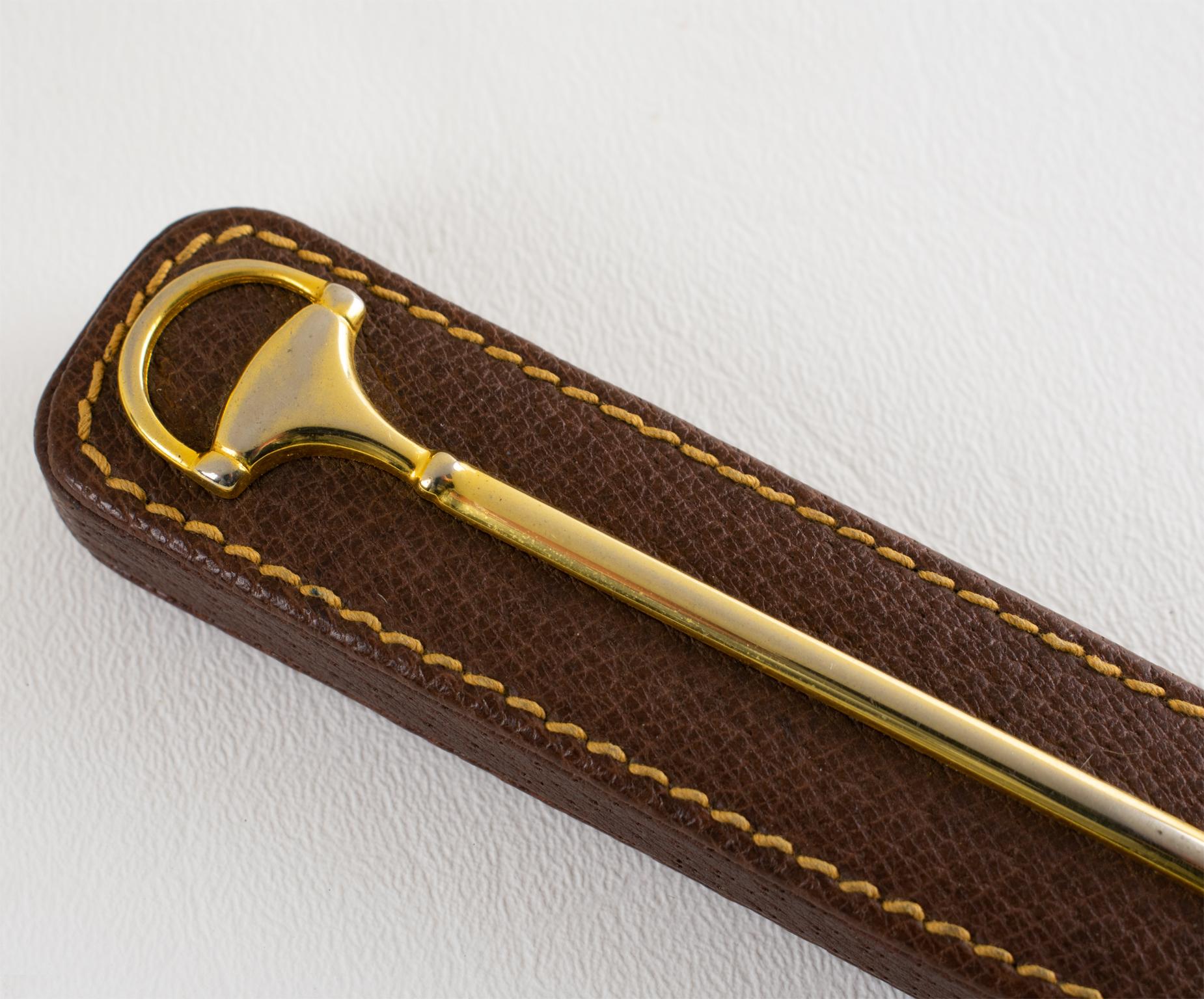 Gucci Brauner Leder-Brieföffner mit vergoldetem Pferdemotiv, um 1970 im Angebot 3