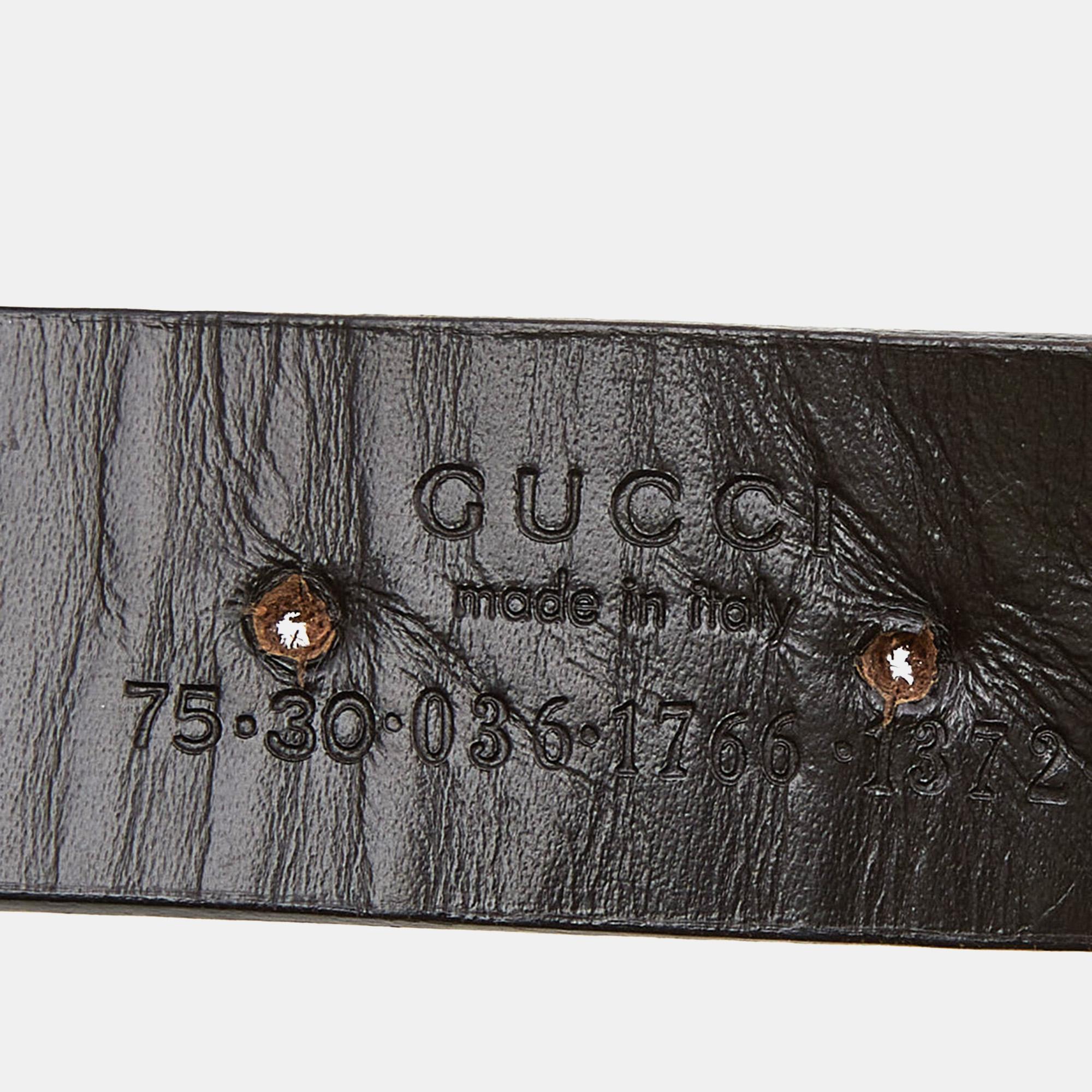 Nero Gucci Cintura in pelle marrone con fibbia G 75CM in vendita