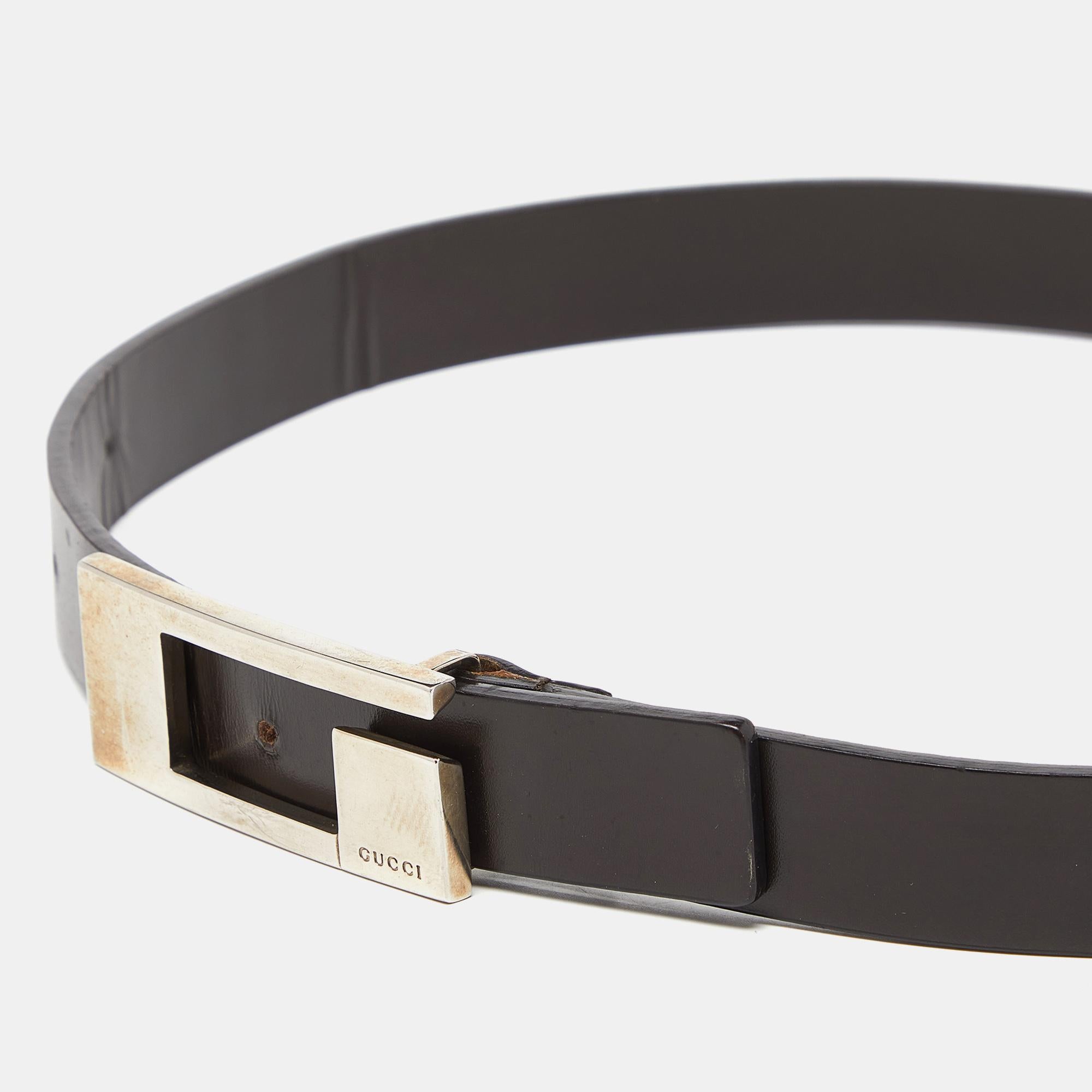 Gucci Cintura in pelle marrone con fibbia G 75CM In condizioni discrete in vendita a Dubai, Al Qouz 2