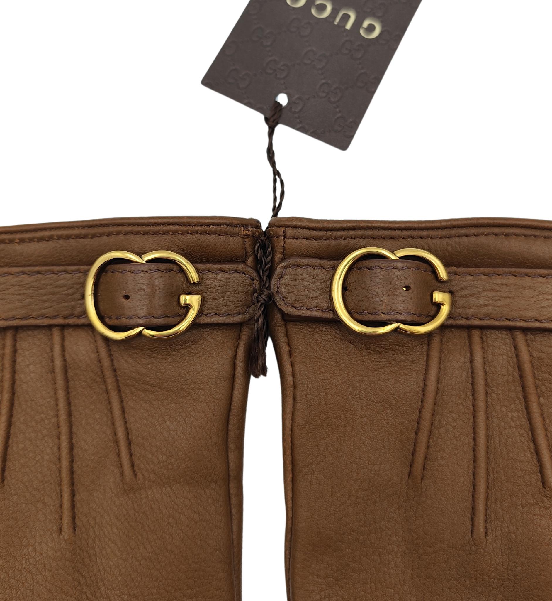 Women's Gucci brown leather golden metal logo buckle gloves For Sale