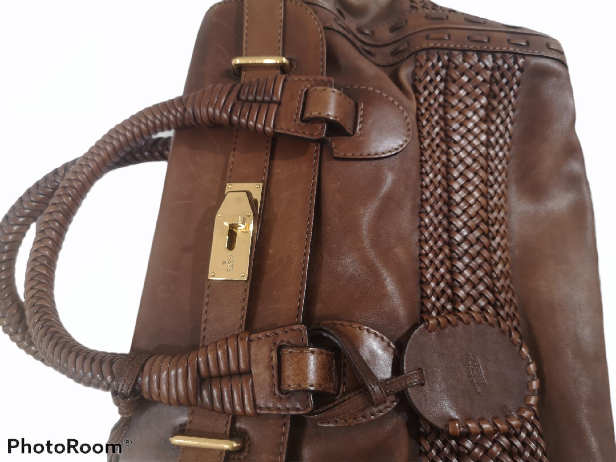 Women's or Men's Gucci brown leather handle shoulder bag