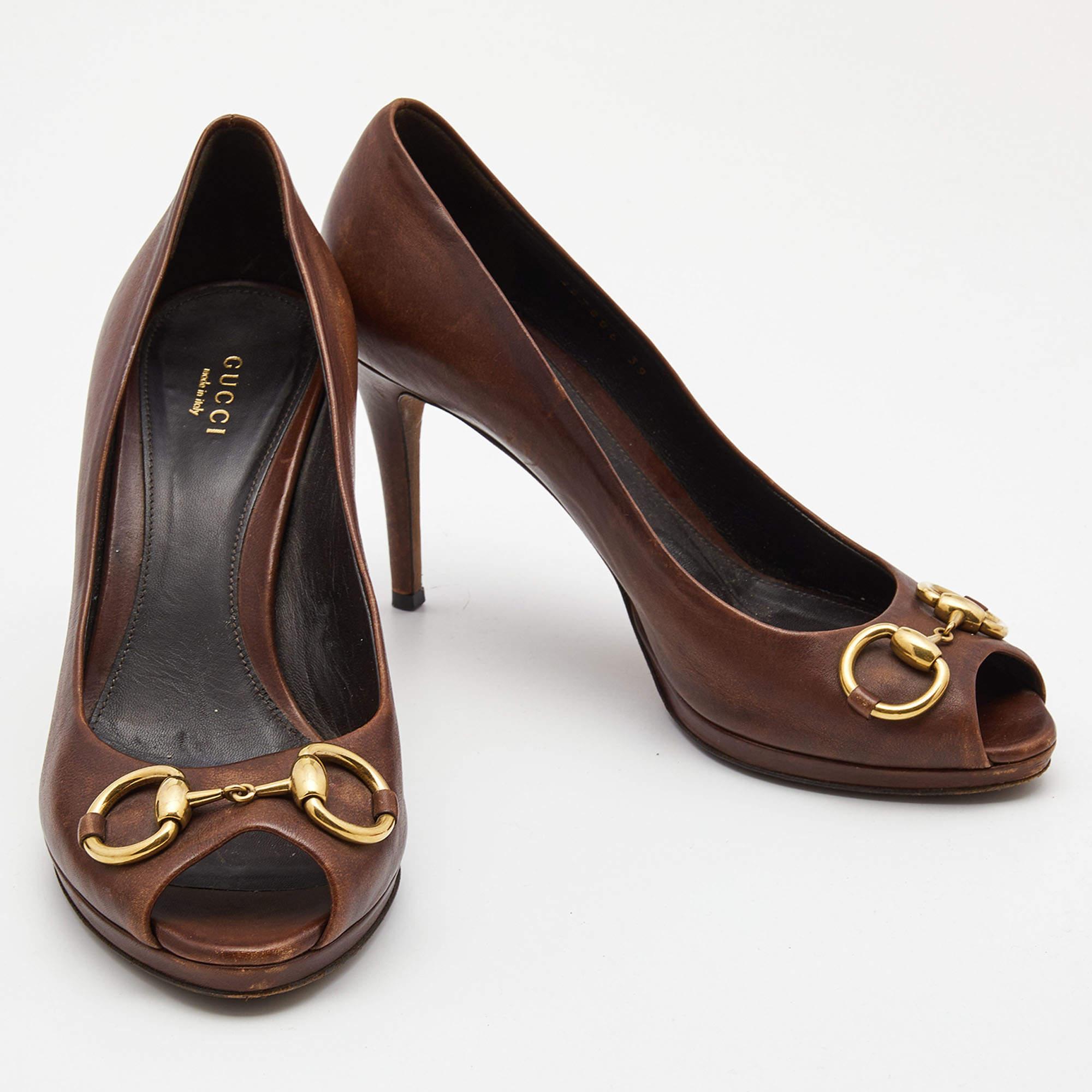 Gucci Brown Leder Hollywood Peep Toe Pumps Größe 39 im Zustand „Gut“ in Dubai, Al Qouz 2