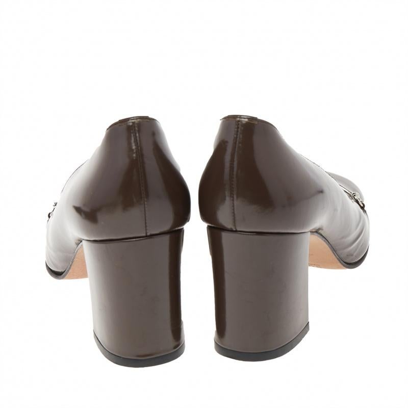 Gucci Brown Leather Horsebit Block Heel Pumps Size 37 In Good Condition For Sale In Dubai, Al Qouz 2