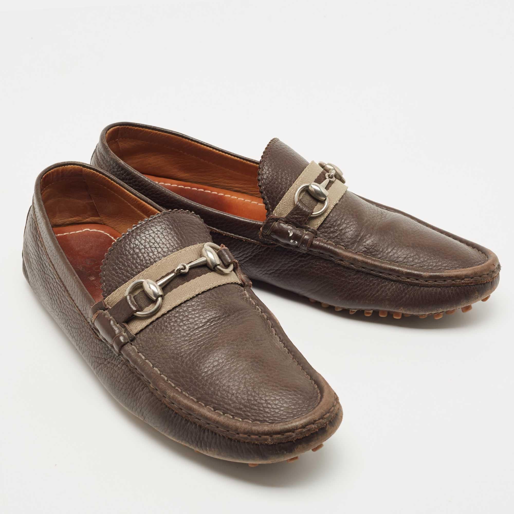Gucci Brown Leather Horsebit Loafers Size 43 In Fair Condition For Sale In Dubai, Al Qouz 2