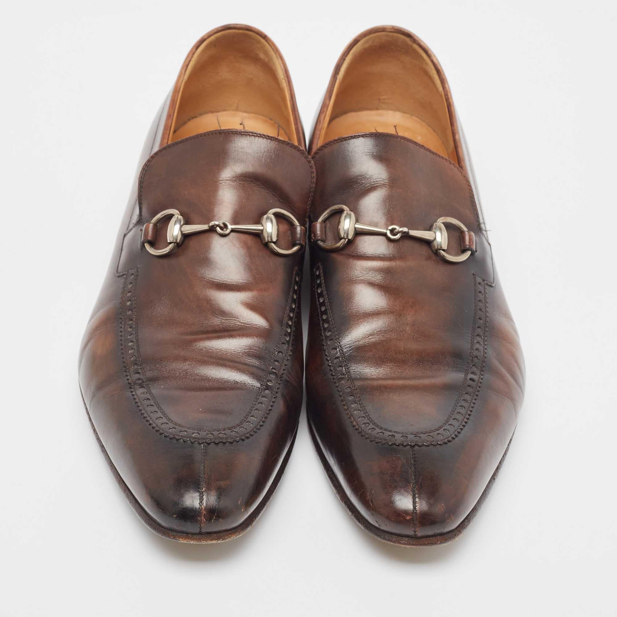 Diese Gucci Horsebit-Schuhe sorgen für ein modisches Ergebnis. Diese aus Leder gefertigten Schuhe sind ebenso haltbar wie ansprechend.

Enthält: Original-Staubbeutel

