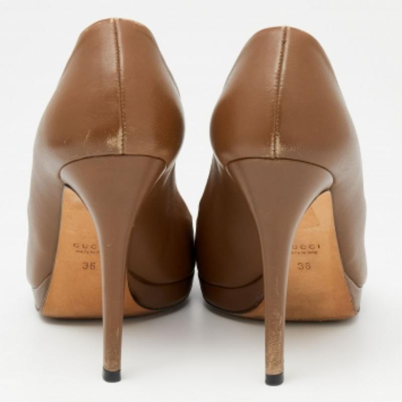 Marron Gucci Brown Leather Horsebit Peep Toe Pumps Size 36 en vente