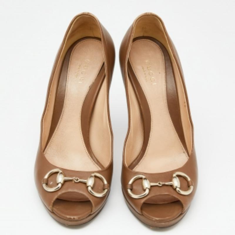 Gucci Brown Leather Horsebit Peep Toe Pumps Size 36 en vente 1
