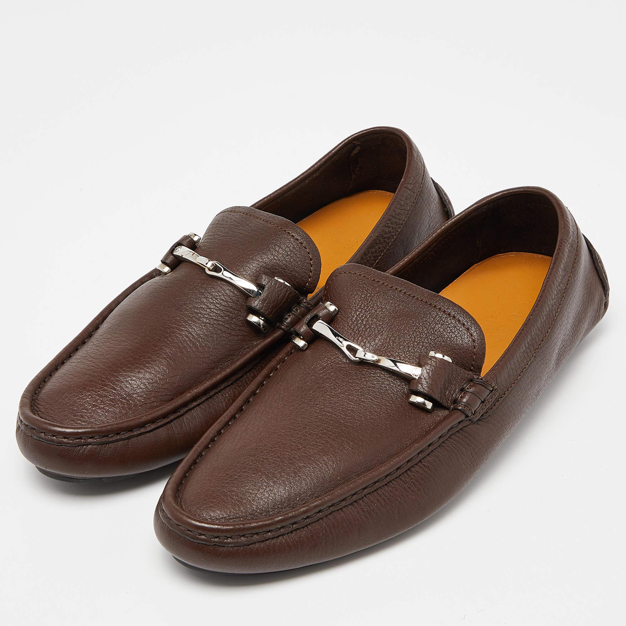 Gucci Brown Leather Horsebit Slip On Loafers Size 41.5 In Good Condition For Sale In Dubai, Al Qouz 2
