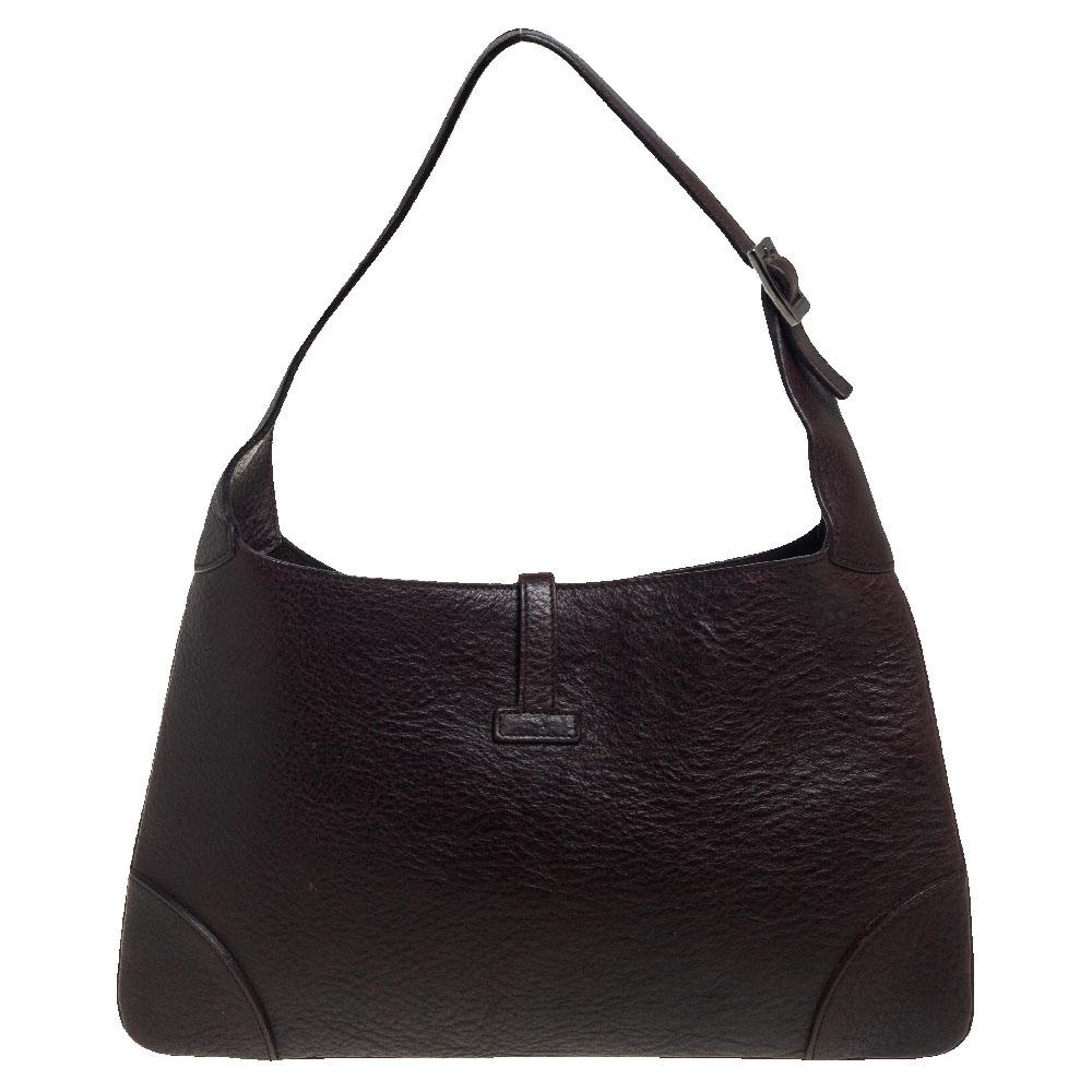 Gucci has always offered a bevy of cult-favorite bags, just like this Jackie hobo created as a homage to Jacqueline Kennedy Onassis. It is crafted from brown leather and comes with a lock closure that opens to roomy interior offering plenty of space