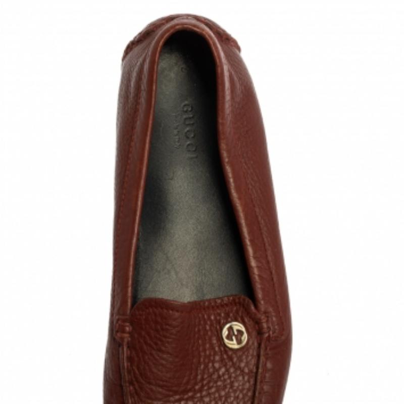 Gucci Brown Leather Loafers Size 36.5 In Good Condition For Sale In Dubai, Al Qouz 2