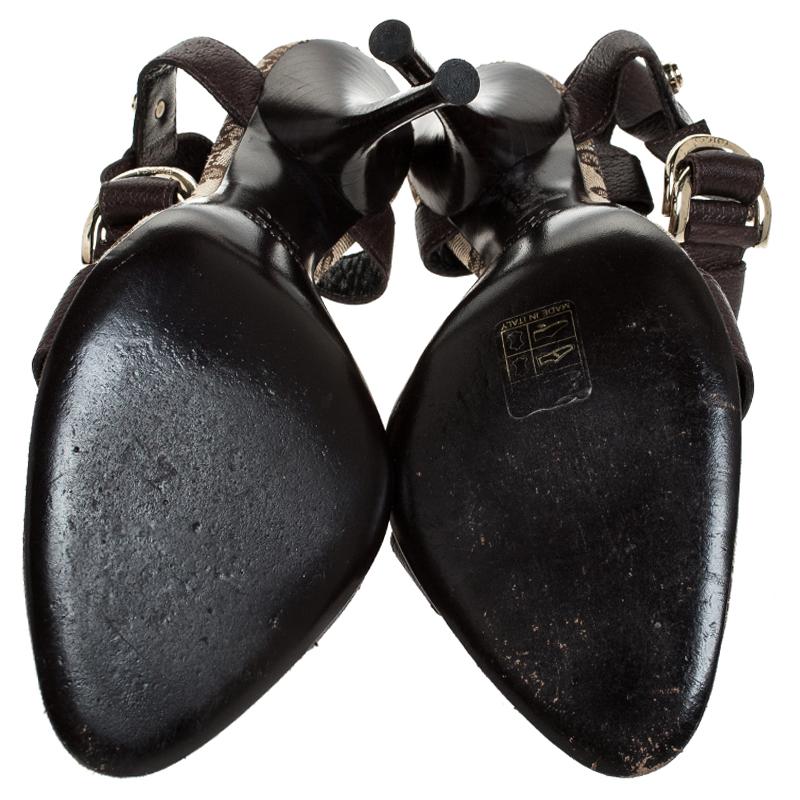 Gucci Brown Leather Open Toe Ankle Strap Sandals Size 39.5 In Good Condition In Dubai, Al Qouz 2