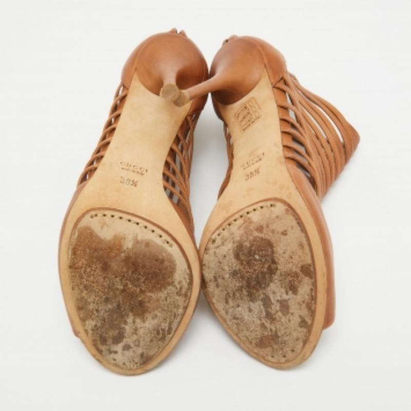 Marron Gucci Sandales à cage en cuir marron Taille 38.5