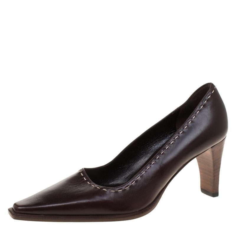 Make an understated style statement with this gorgeous pair of Gucci pumps. A dashing, neat look is possible only in this pair of comfortable leather shoes. Add a dash of subtlety to your look by slipping into this pair of stunning brown footwear.

