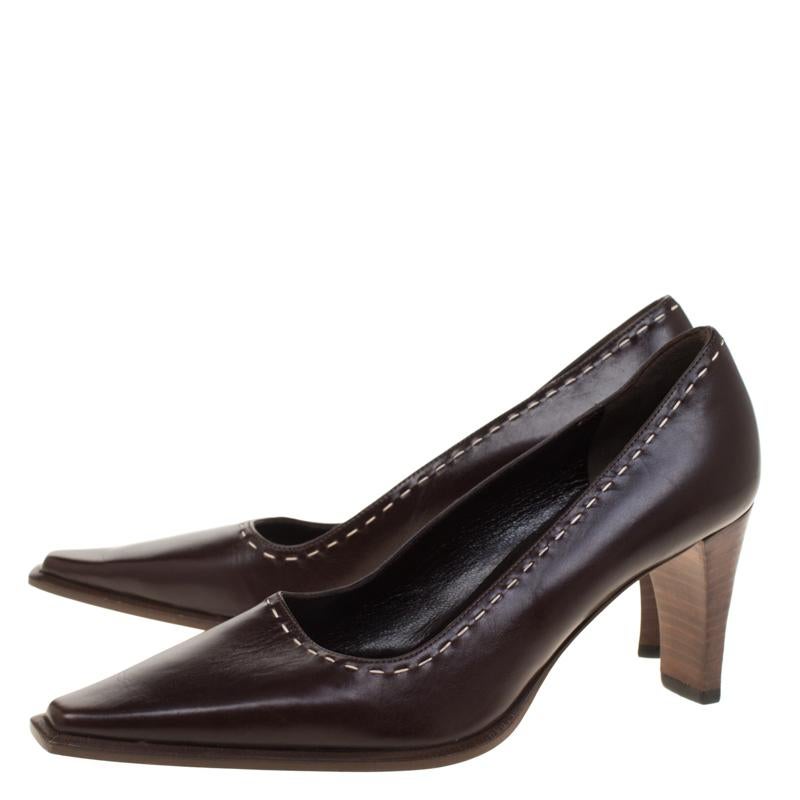 Gucci Brown Leather Pointed Toe Pumps Size 34 In Good Condition In Dubai, Al Qouz 2