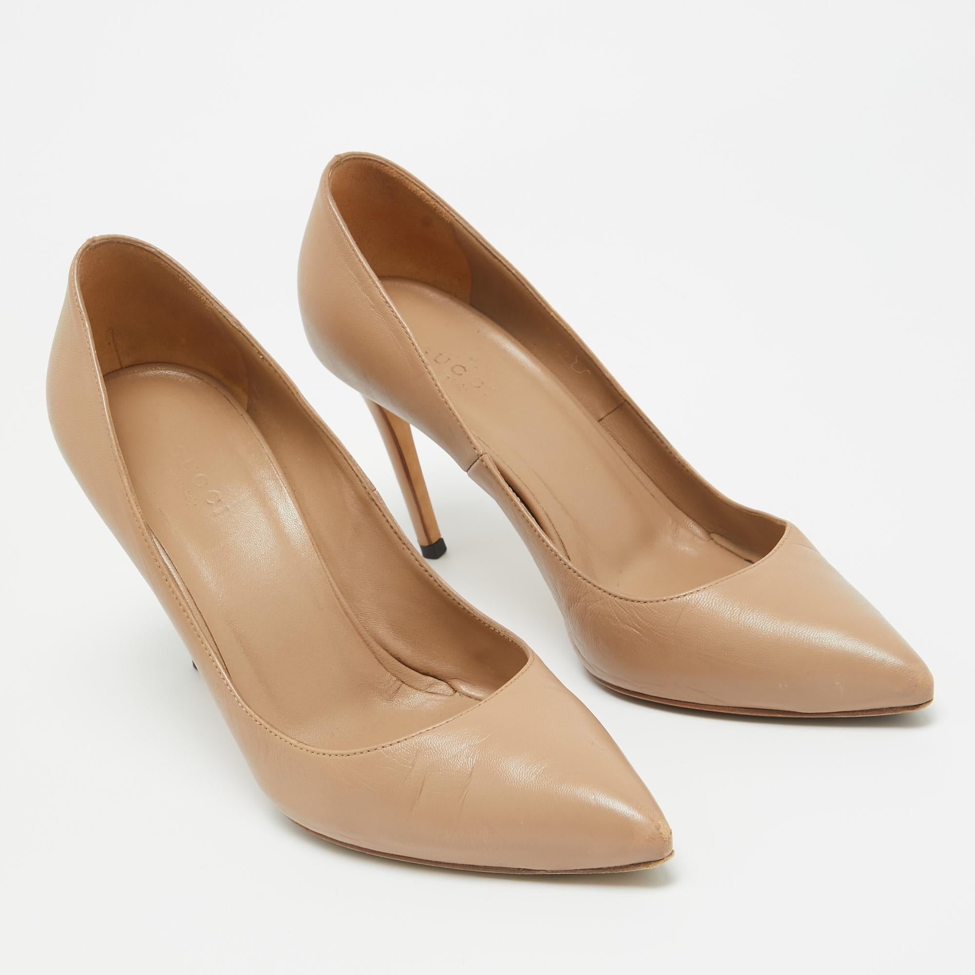 Women's Gucci Brown Leather Pointed Toe Pumps Size 37 For Sale