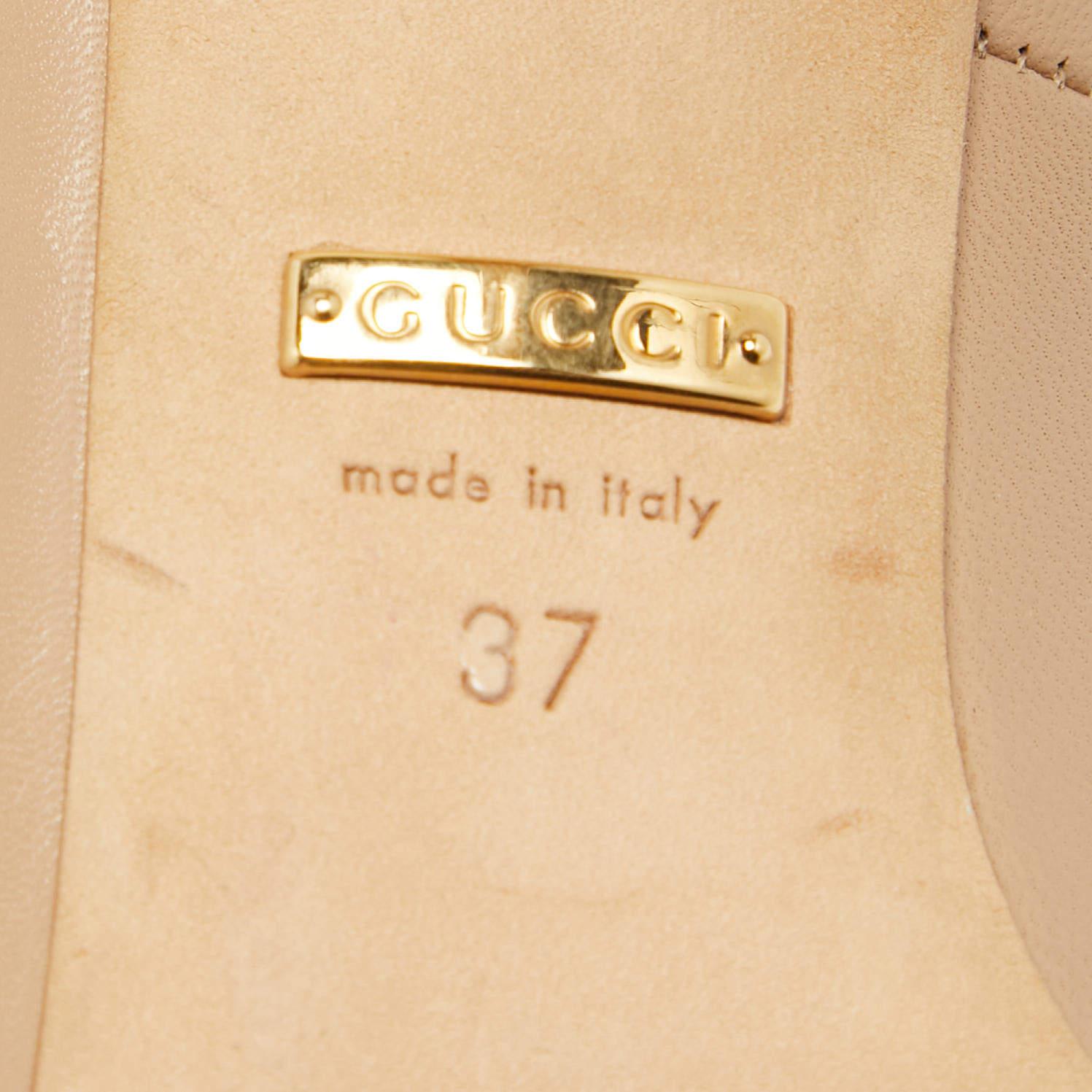 Gucci Brown Leather Pointed Toe Pumps Size 37 en Bastante bueno estado para la venta en Dubai, Al Qouz 2